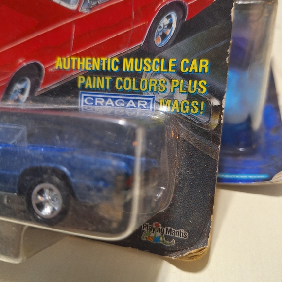 Johnny Lightning Muscle Cars USA 1965 GTO Blue Limited Edition - Picture 4 of 6